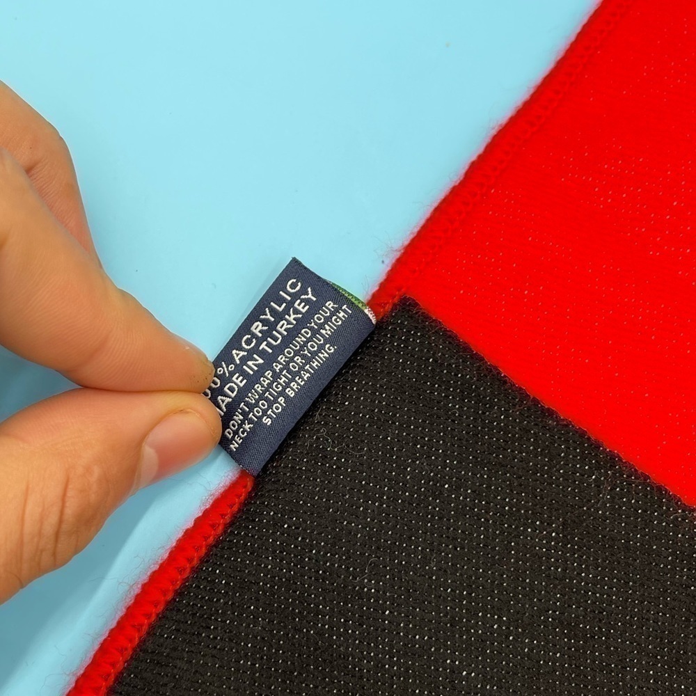 Amistad Scarf - Picture 5 of 5